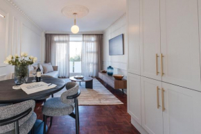 201 Cascades l 2 Bed Flat in Prime Green Point